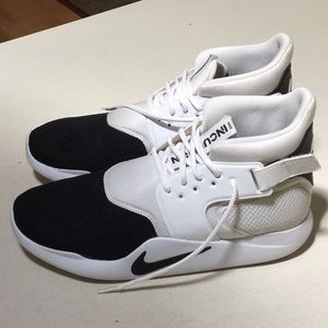 Men’s Nike Incursion Basketball Shoes Size 11